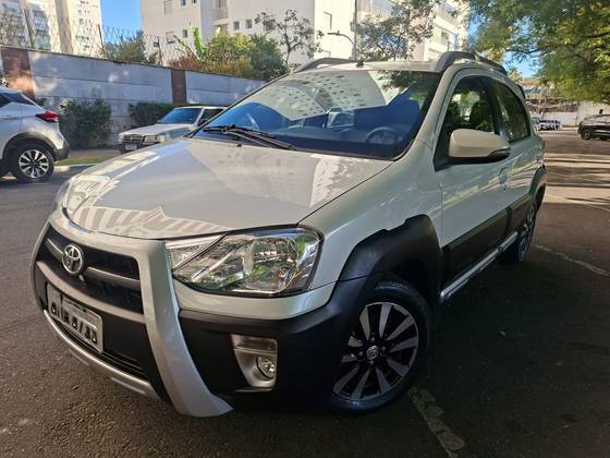 TOYOTA ETIOS CROSS 1.5 16V FLEX 4P MANUAL TOYOTA ETIOS CROSS 1.5 16V FLEX 4P MANUAL